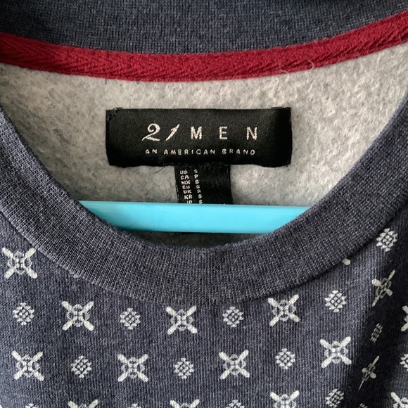 Forever 21 men sweater - Picture 2 of 4